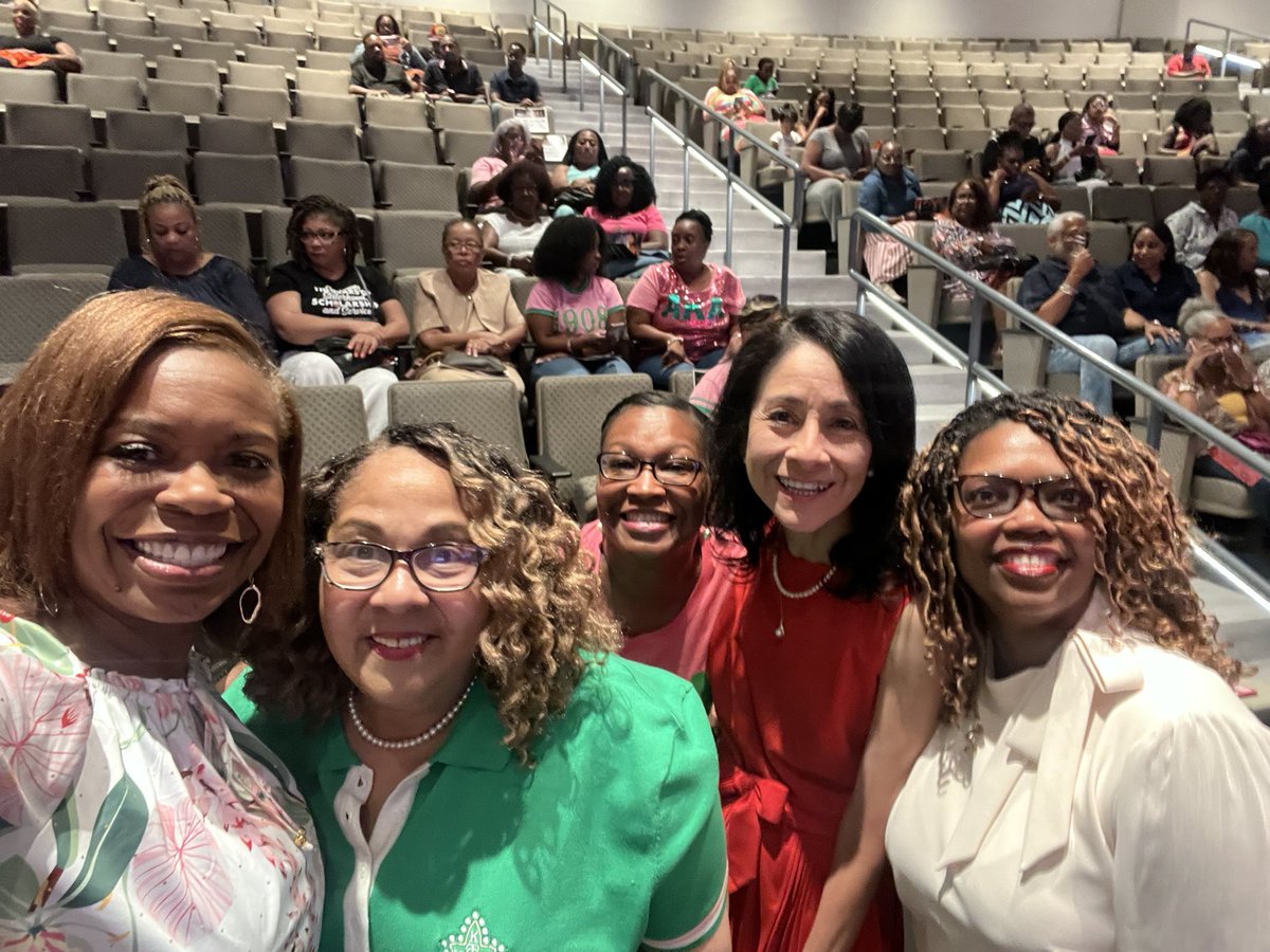DrKimMonette's tweet photo. Enjoy the fellowship of my Sisters, #AKAOmicronTauOmega Chapter at Christmas in July Celebration at #Fallbrookchurch. @LeAndriaJ Praised God up and down the aisles! @SpringISD_Super and the spring school board attended. #christmasinjuly2023
#OmicronTauOmega
#PrettyGirlsPray https://t.co/7q02FMIcFo