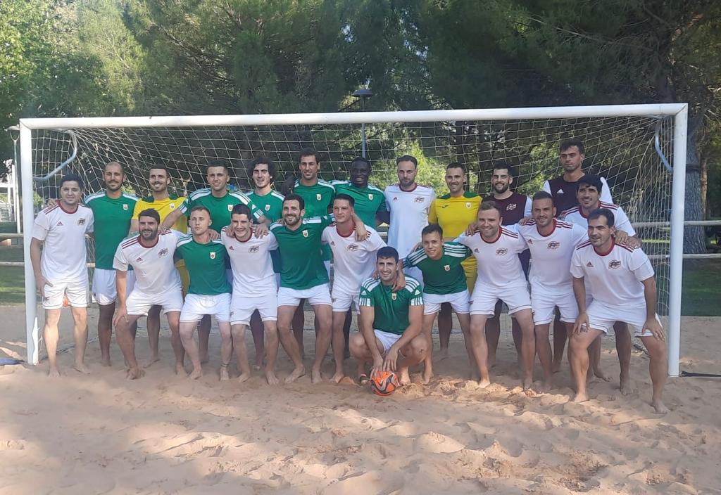 fedfutnavarra's tweet photo. ⚽️🏖️La selección #navarra que participa en una semana en el #CESA absoluto de fútbol playa en #Cádiz (27-30/07) disputó un amistoso vs. @fedriojafutbol en Logroño que acabó con derrota (4-3).

Antes, el combinado femenino debutará en el #CESA en #Melilla.💪💪💪 https://t.co/GKm1nwTycB