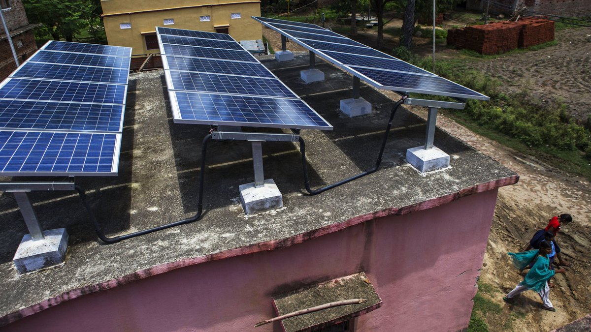 [PAPER IN A THREAD] Study investigates the effectiveness of both information provision and subsidies for adoption of solar lanterns for residential lighting in rural Ethiopia (1/6)
(PHOTO:  Prashanth Vishwanathan - Bloomberg)