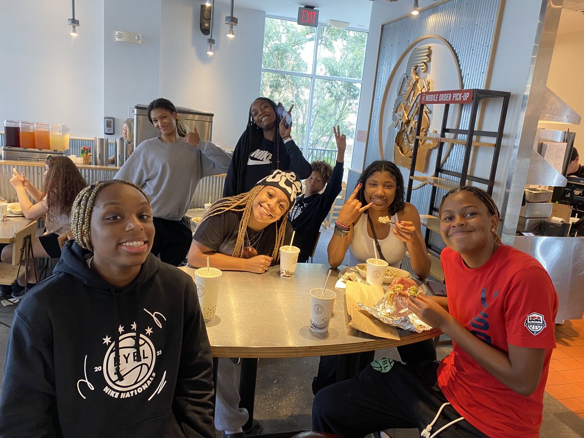 CFEliteSports's tweet photo. CyFair has touched down in Orlando and ready for the Splash!
16/17 EYBL
 @Ohio_Basketball @jamberbbal

#CyFairFamilyFirst #WeOverMe https://t.co/Pn7okmky8V