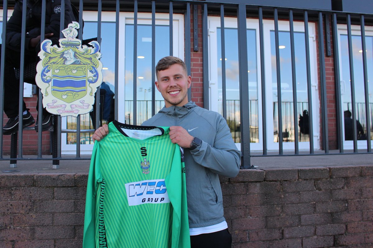 DarwenFC's tweet photo. 📃🖊️  A Little help between the Sticks

We are delighted to announce that former Barnoldswick, Nelson and Accrington Stanley Goalkeeper, Jack Little has signed for the Salmoners.

Welcome to the Anchor Ground, Jack 👏

#OneClub #ANewDawn 🇦🇹 https://t.co/xE18MyCn5N