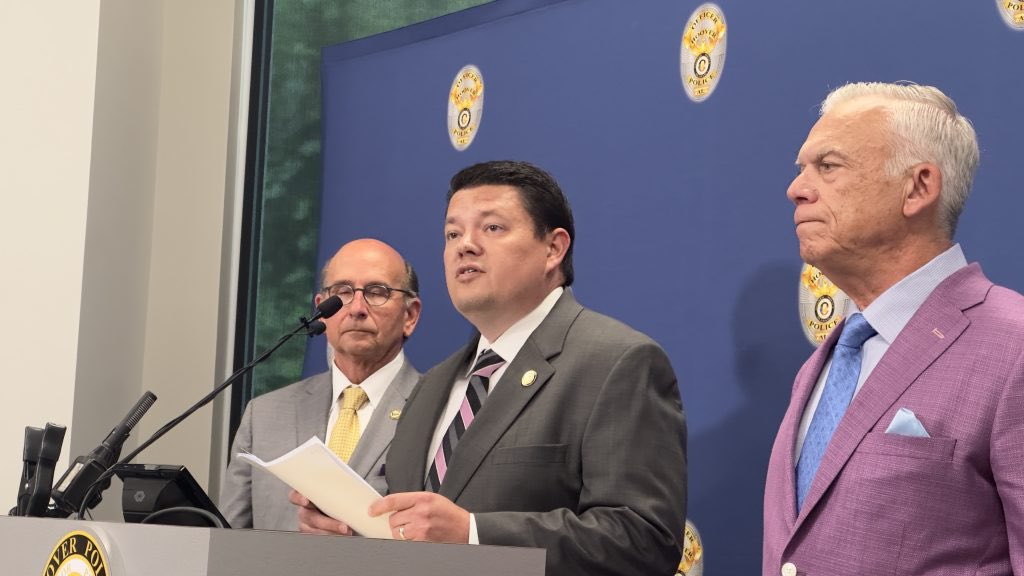 BhamTimes's tweet photo. Using information from #CarleeRussell’s cell phone and her initial 911 call, @HooverPD have been unable to verify some statements made by the 25-year-old who was reported missing on July 13, said Chief Nick Derzis on Wednesday.
@AlmostReady7 

https://t.co/KB2uSAuIIa https://t.co/qZaLCaOImy
