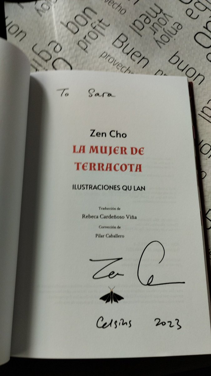Sara_Feerica's tweet photo. Acabamos la mañana con la firma de @zenaldehyde 😍 #celsius2023 #celsius232 #zencho @festivalcelsius @DuermevelaEd https://t.co/Sh1UD39Lyd