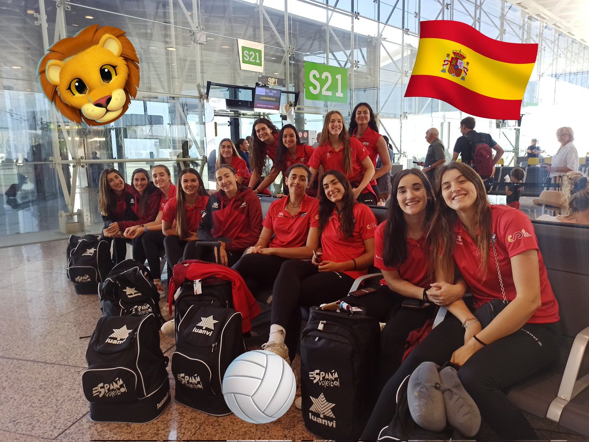 selfemvoleibol's tweet photo. La selección sub21 femenina de @RFEVB #miniLeonas viajando a Luxemburgo al preuropeo.
Ainara,Elia,Andrea,Lidia, Varela, Candela,Lola,Alessandra, Carolina,Zoi,Alejandra,Elena, Julia,Blanca https://t.co/mIoxXk3tWy