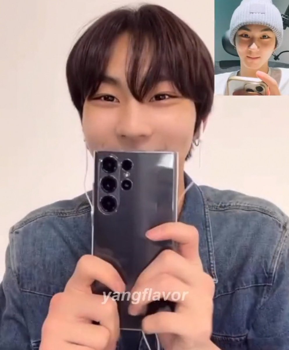 jollywonie's tweet photo. Jungwon's new phone is samsung s23 ultra (phantom black), it comes with a built in stylus pen. Just like he said, he want to draw charms for engenes 😭 https://t.co/woxuTZbRgl