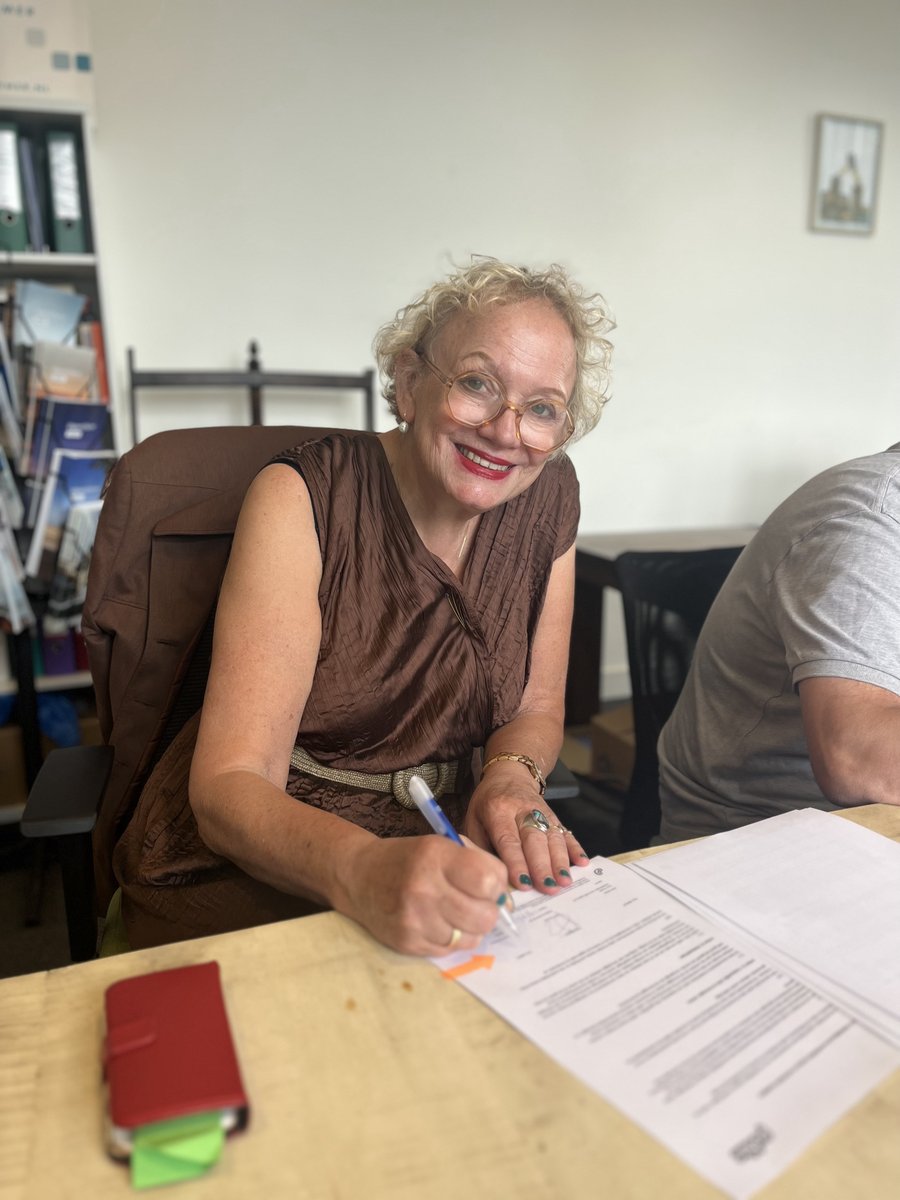 De filmrechten van de Kauffmann &amp; Kauffmann serie van Hetty Kleinloog zijn verkocht! De zusjes Kauffmann zijn in goede handen: die van producent Joost Meijer en creative producer Janice Pierre van dear people. We zijn trots en verheugd op deze fijne samenwerking!