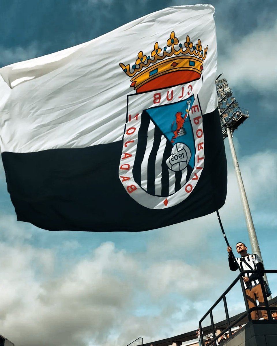 ¿Sabéis una cosa? A los gigantes es muy difícil matarlos. 

Seguimos con buenas noticias.

¡Vamos! 👏🏻🤍🖤