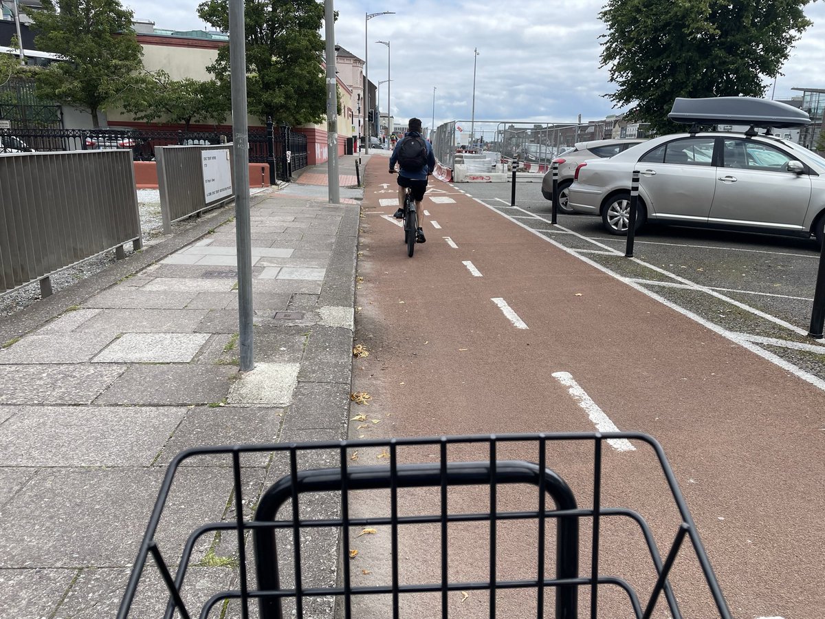 thomil13's tweet photo. Just love these #Lunchtime bike trips into the city centre. Doing them nearly every day now, especially with the bike lanes on the north quays. I’m surprised that there aren’t more posts about #TFIBikes out there, especially given that maintenance has significantly improved! https://t.co/4LAUA0dV4b