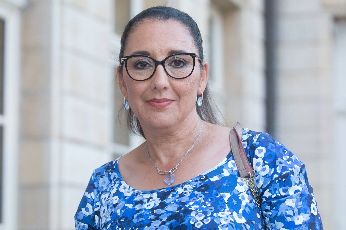 Mediavenir's tweet image. 🇫🇷 FLASH - La nouvelle ministre chargée des personnes handicapées Fadila Khattabi a été condamnée le mois dernier aux prud'hommes, pour ne pas avoir payé ses heures supplémentaires à une collaboratrice. (Mediapart)