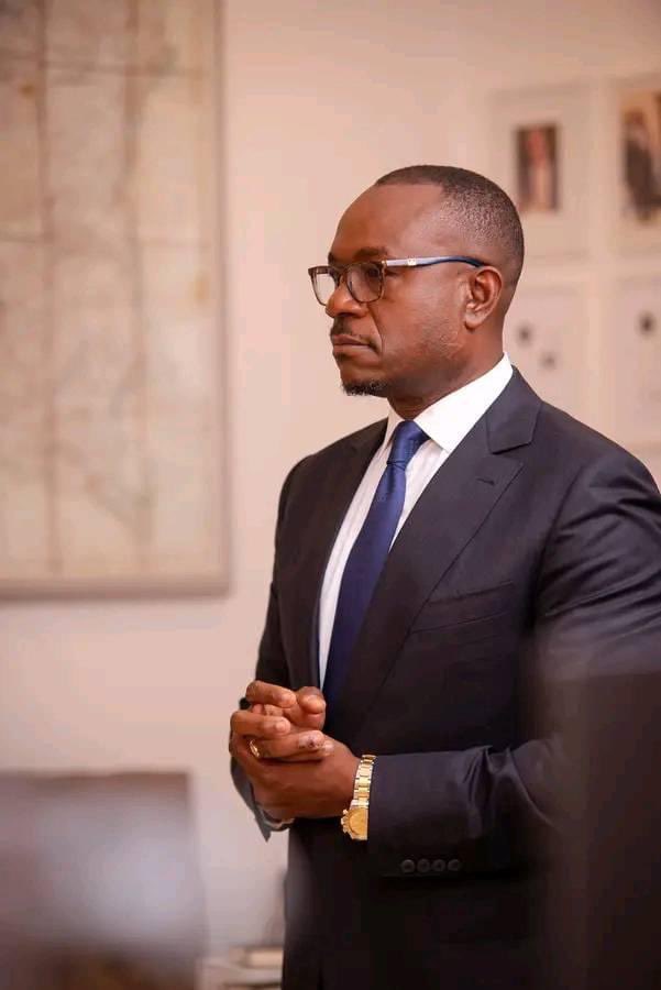 IribaLionel's tweet image. #PROPOS« Les promesses de l’alternance de 2018  se sont fracassées dans la décadence d’un pouvoir, à coup d’un affaissement moral des dirigeants et d’un ravalement de la Constitution et des institutions de la république qui ont finit par mettre en cause notre dignité » @DSESANGA