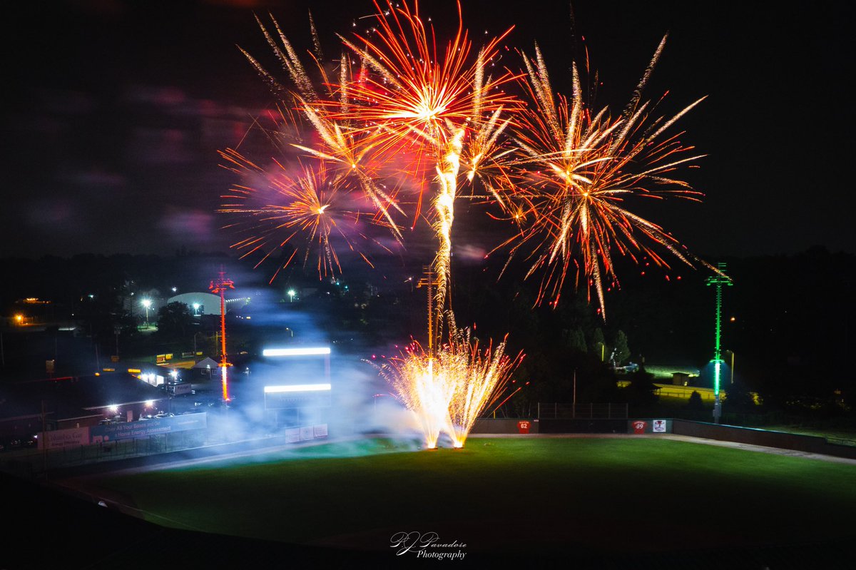 BrocktonRox's tweet photo. Don't miss out on the spectacular fireworks show tomorrow, as we gear up for the second-to-last Firework Friday of the season! 🔥 Grab your tickets now! Link in bio 😎

Pictures by PJ Pavadore https://t.co/4kAt4BG8bg