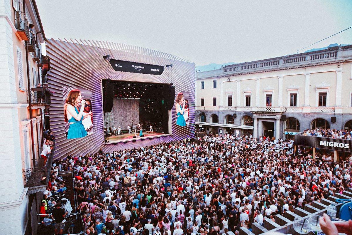 JossStone's tweet photo. Magic from Moon &amp; Stars Festival
🌙✨🪄 

Tonight I play Guitare En Scene at 8pm 🎸💜

‘20 Years of Soul’ Tour tickets:
https://t.co/0mmRzkB39K

📸 @BrookerCanTweet https://t.co/HOyweZjP9R