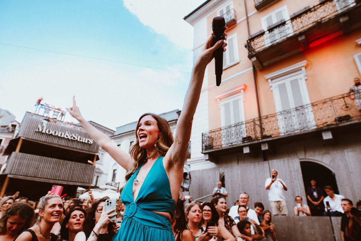 JossStone's tweet photo. Magic from Moon &amp; Stars Festival
🌙✨🪄 

Tonight I play Guitare En Scene at 8pm 🎸💜

‘20 Years of Soul’ Tour tickets:
https://t.co/0mmRzkB39K

📸 @BrookerCanTweet https://t.co/HOyweZjP9R