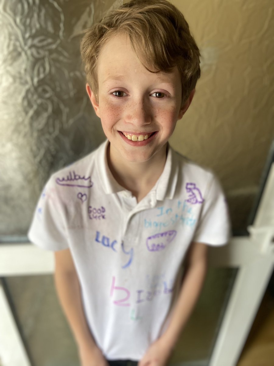 darkheart_smile's tweet photo. And we’re done. Last ever day in Primary school, he came out bawling his eyes out. Bless him! Now to rest over the summer and roll on Secondary school. So proud of you AJ. Love you to the moon and back. ❤️ #GrowingTooQuick #AlwaysBeMyBaby 😭😭 https://t.co/Er3M4kUxAV