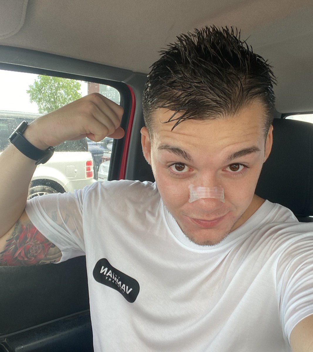 ethanliveslife's tweet photo. 2 hour walk in the rain :)

turns out our body is waterproof https://t.co/RZKXuRlweQ