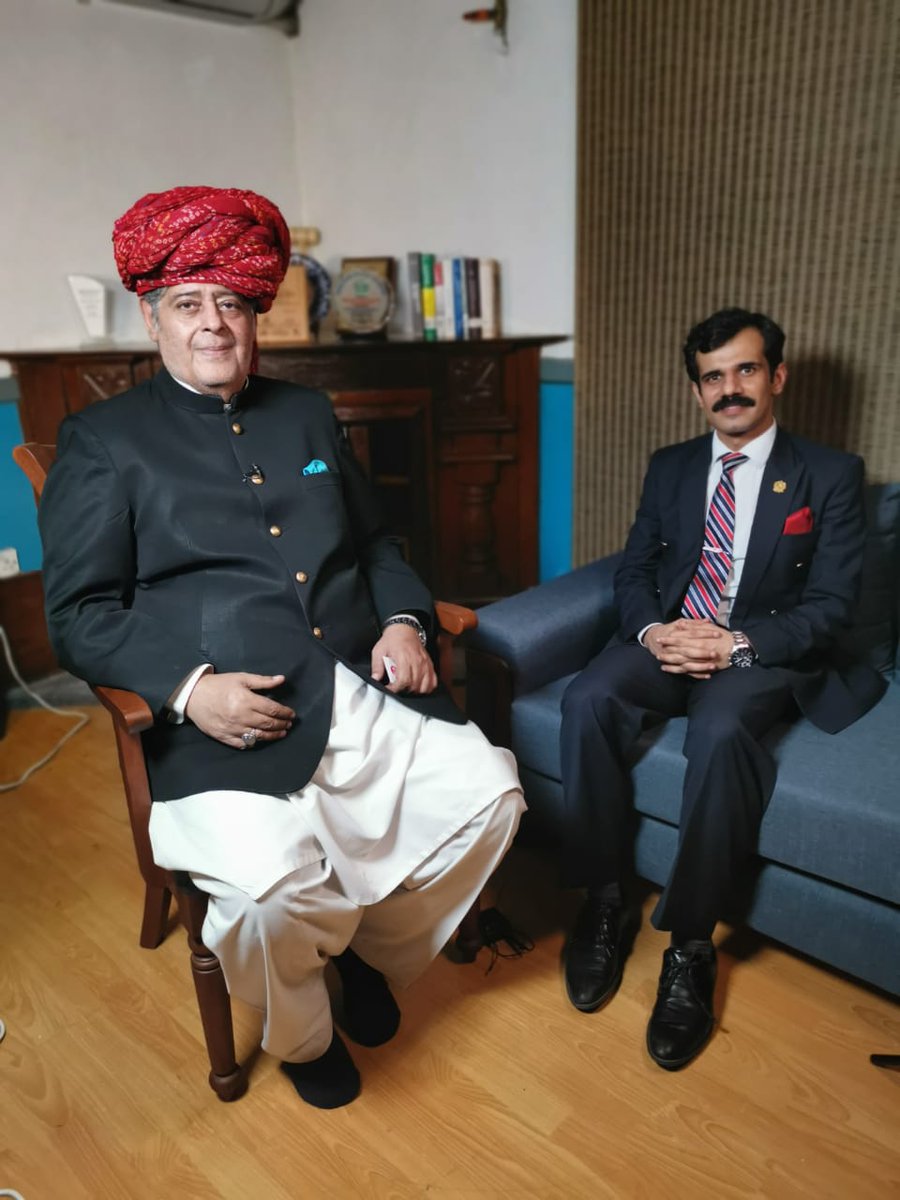 umerfaran's tweet image. إِنَّا لِلَّهِ وَإِنَّآ إِلَيْهِ رَٰجِعُونَ
نواب آف جوناگڑھ جہانگیر خانجی اس دنیا میں نہیں رہے. ایک نہایت نفیس اور خوش گو انسان. اللہ تعالی انکی مغفرت کریں اور اہلِ خانہ کو صبر جمیل عطا کریں.
#Junagarh
#JahangirKhanji
#NawabofJunagarh