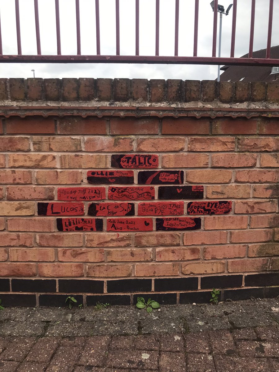 Ian Roberts tweet media