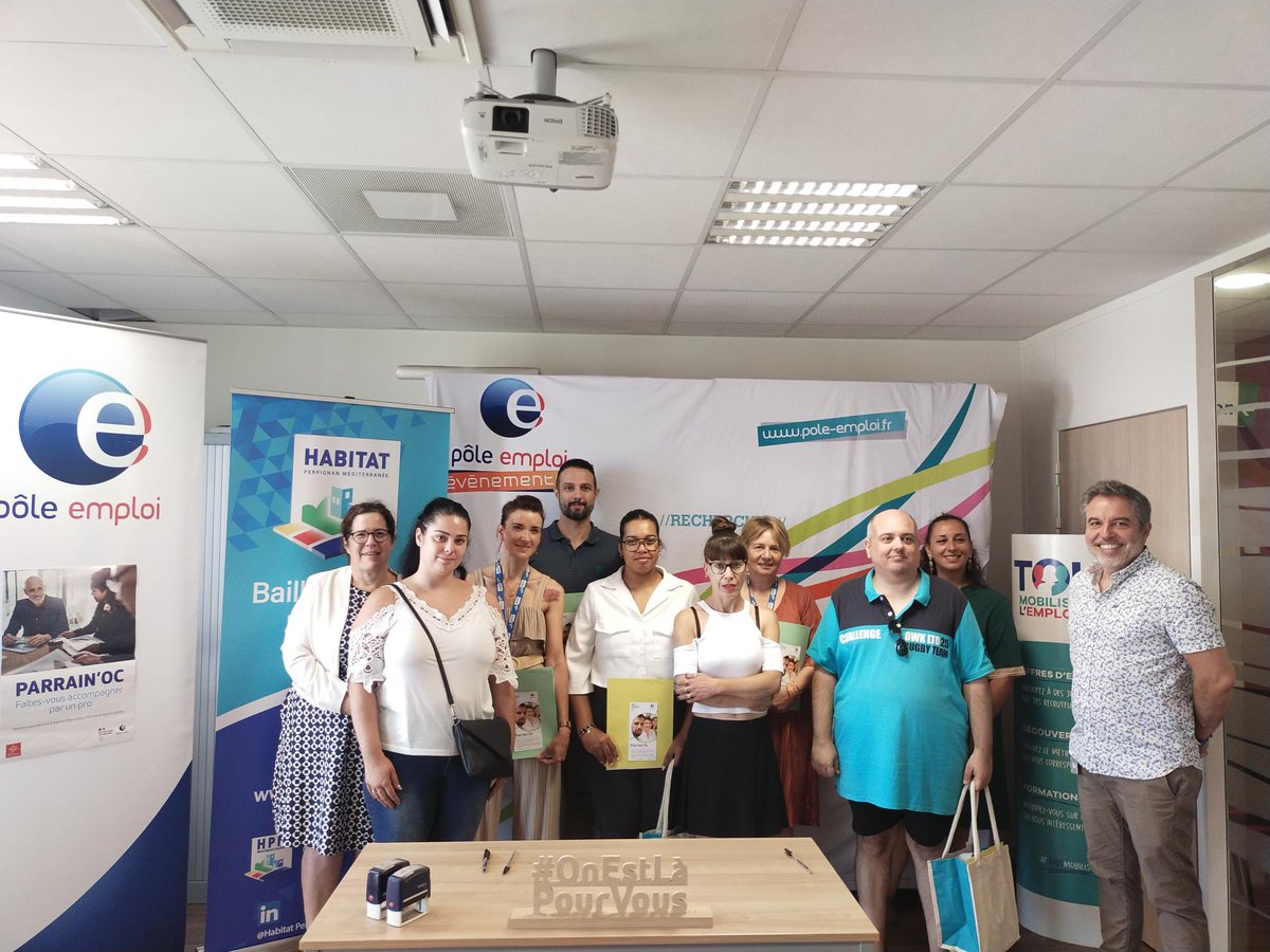 Bel événement signature de 4 #ParrainOc au #Pôleemploi de #Perpignan Saint-Assicle grâce à l'engagement de l'équipe #Habitat #Perpignan Méditerranée. 4 salariés parrainent Marie Carmen, Célia, Yelena et Élric. Objectif 🚀booster leur retour à l'emploi ! <a href="/Occitanie/">Région Occitanie</a> @Poleemploi_oc