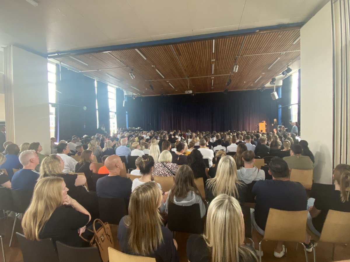 Ravphagura's tweet photo. A great turnout for the @RBAcad Sports Presentation Evening. Awards being presented by Emma Reid - a Commonwealth Games Gold Medallist. #RBAachieve https://t.co/Iat6WE1Z0z