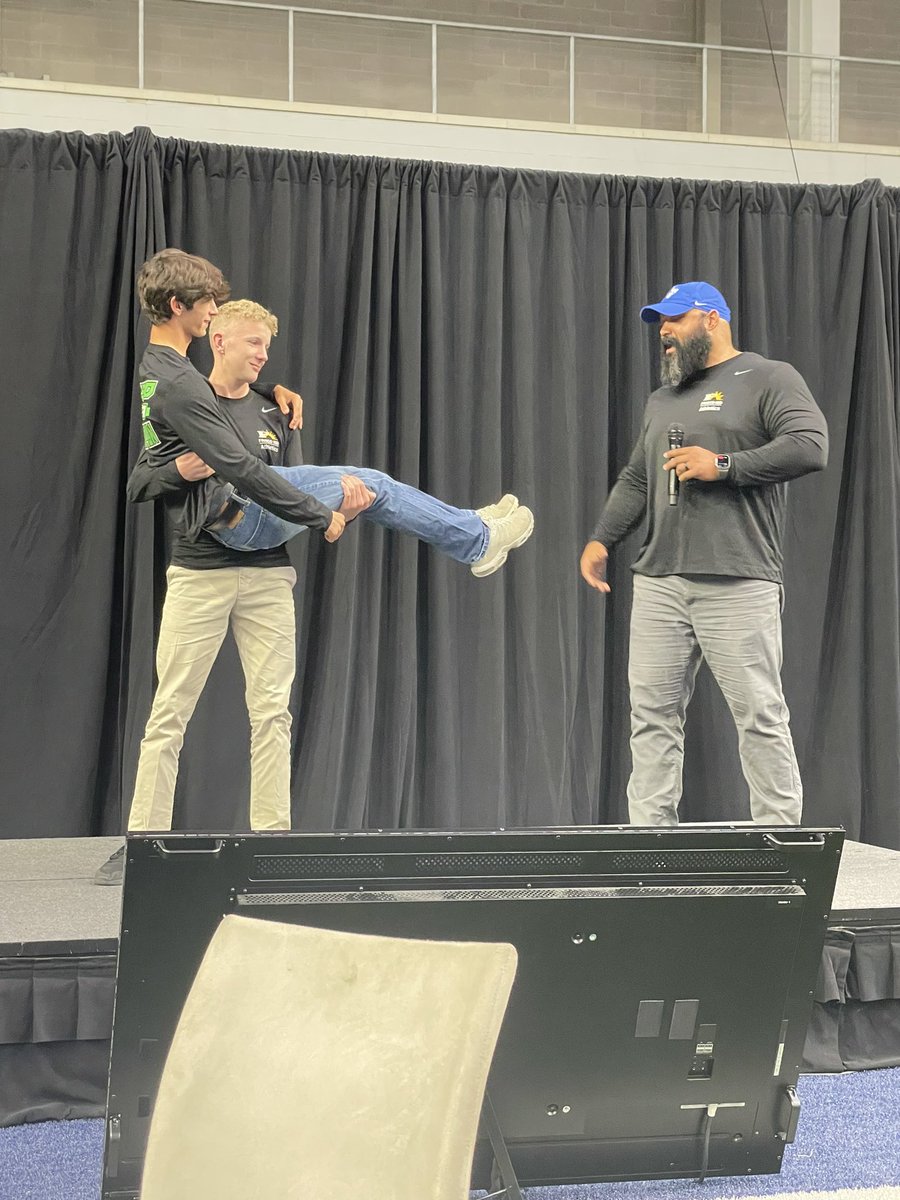 Table 4️⃣
Knight, Mount, Carry
@MackeySpeaks <a href="/Friscoisdsports/">Official Frisco ISD Sports</a> #leadlikeachampion