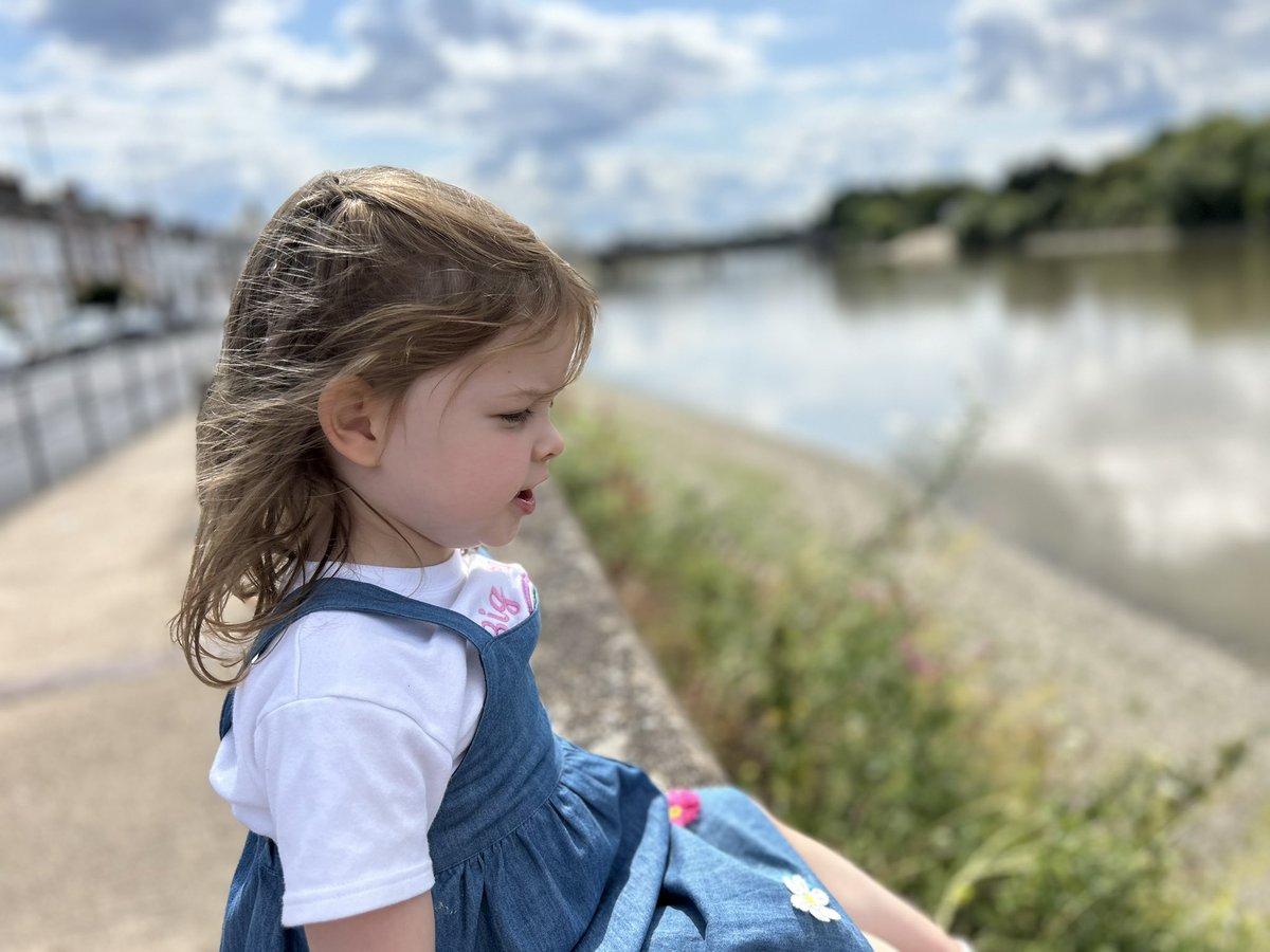 Jamesmidmer's tweet photo. Swan 🦢 spotting with Queen Heidi! #SummerRocks https://t.co/Q6z4PrtNlu