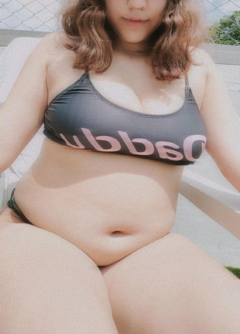 Pancita para consentir los uwu https://t.co/lTGtDkIKwb