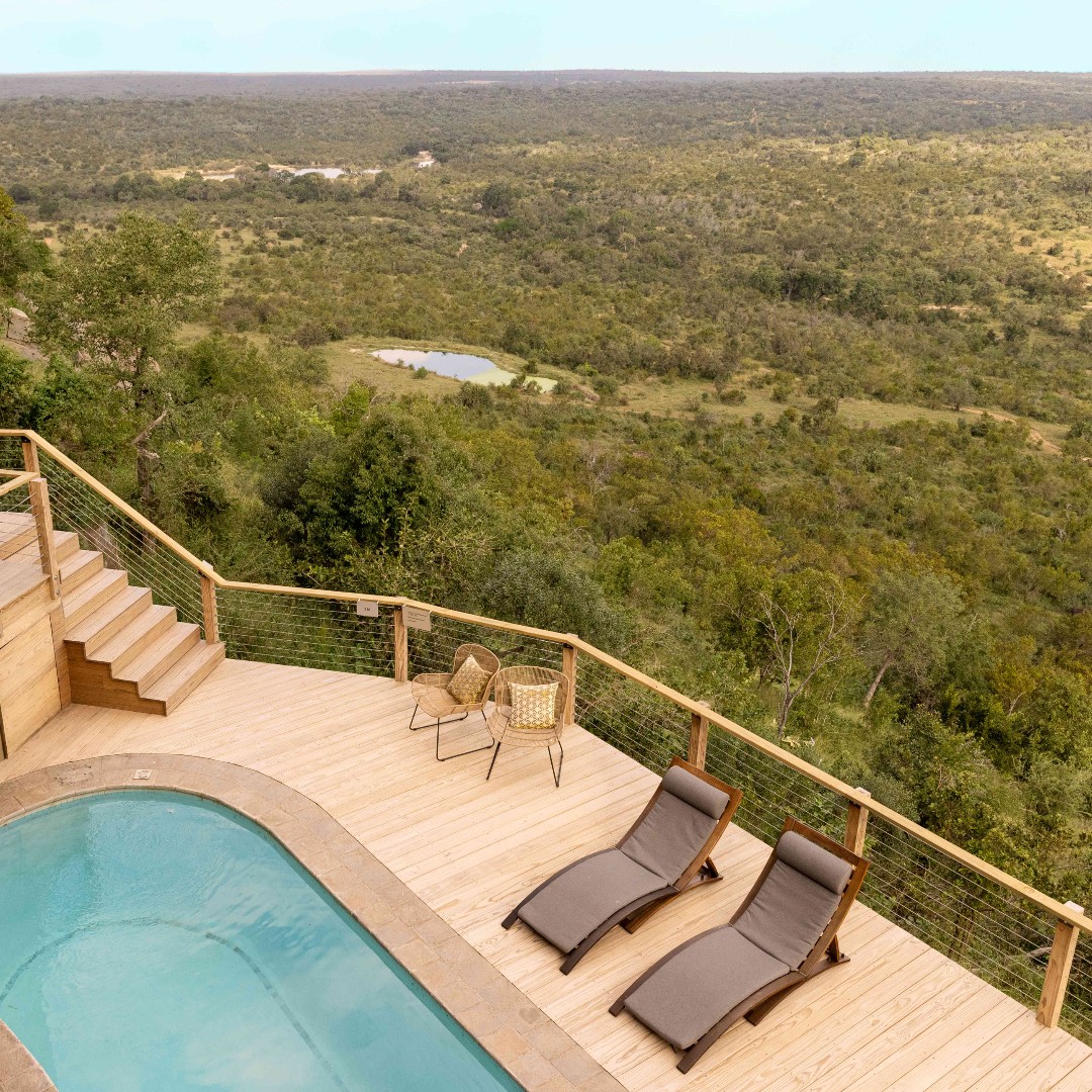 VirginLimitedEd's tweet photo. POV: The perfect lookout pointπΉπ
Safaris at Ulusaba's Cliff Lodge are one-of-a-kind and truly unforgettable - with the best panoramic views in the Sabi Sand nature reserve, spectacular wildlife encounters and unparalleled privacy.
#Ulusaba #SouthAfrica #Safari #Sabisands https://t.co/kxcjZEiCZc