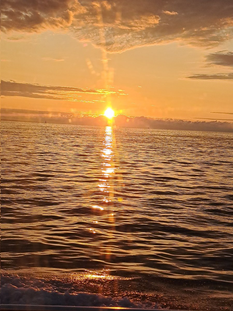 HorseyHelen2's tweet photo. #essex #bradwell #fishing https://t.co/qSWs60xny5