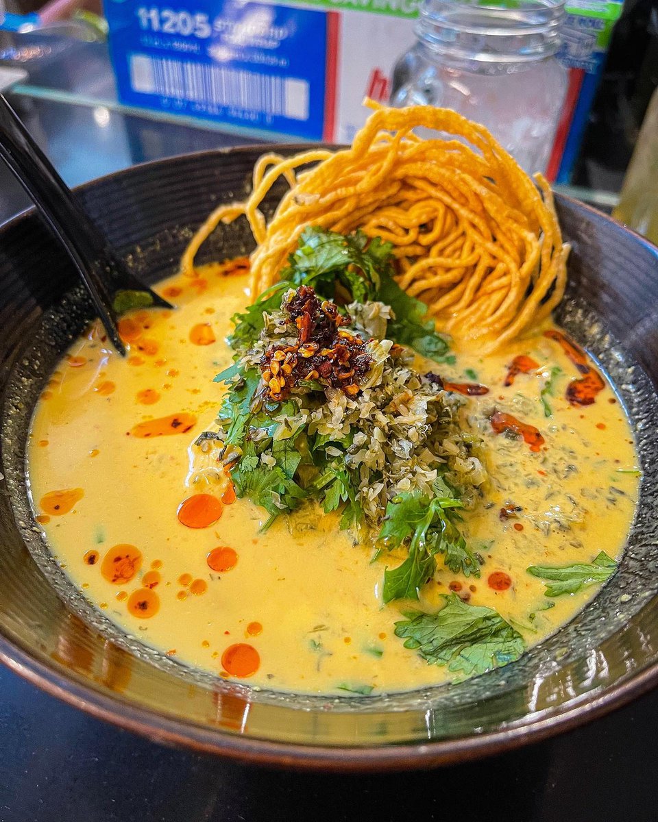 SBPublicMarket's tweet photo. Slidin' into your Thursday feed to make you hangry for lunch 😜
It's Tom Kha Thursdays at the @emptybowlnoodle, but the Khao Soi is always a crowd pleaser. #SBPublicMarket #Noodlebar #Thaifood #SantaBarbara #DowntownSB https://t.co/AldeeeVLa8