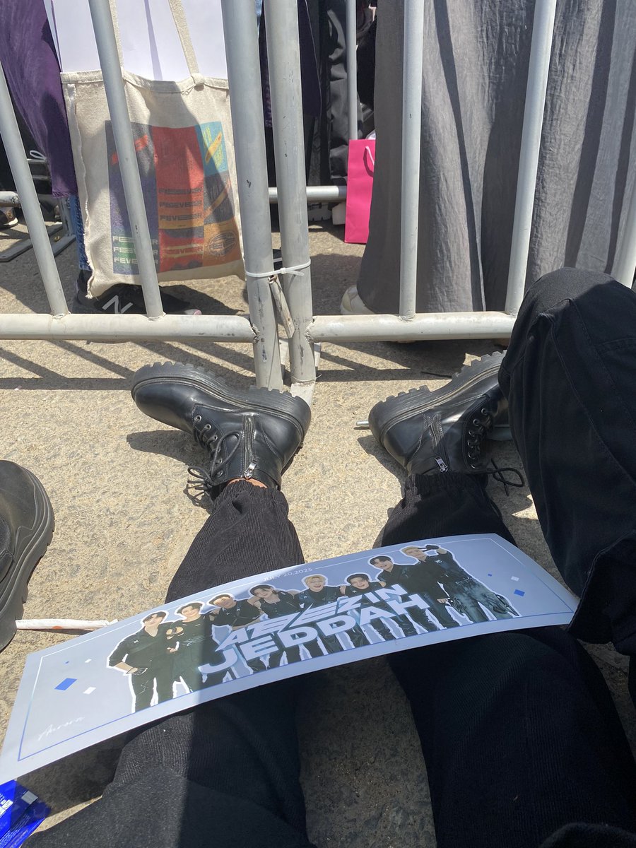mhyunjk's tweet photo. هنا كانت فقرة البقاء للاقوى
#ايتيز_في_جده
#Atiny_show
#جولة_ايتيز_في_جدة
#ATEEZinJeddah
#Break_The_Wall_Jeddah https://t.co/lQPRKDjZow