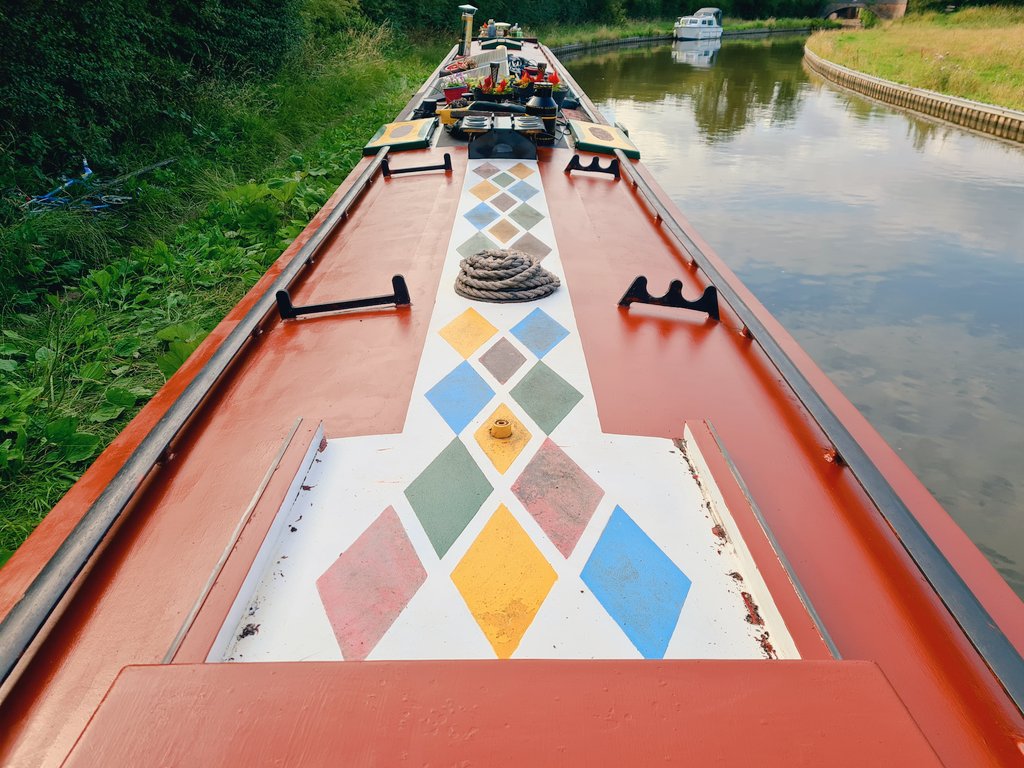 BoaterNikki's tweet photo. Good evening!
Another day of painting, sorry it's got to be done, when the weather's good โ
๏ธ
Miner Bill's starting to look fabulous ๐ฅ ๐ ๐
#boatthattweet https://t.co/LjEqwEGmBC