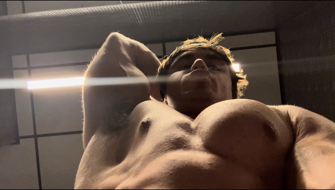 Jamietyler233's tweet photo. Getting juicy af x) of: Jamietylerflex ig: jamietyler21 snapchat : jamietyler23 https://t.co/PpFwFweRUY