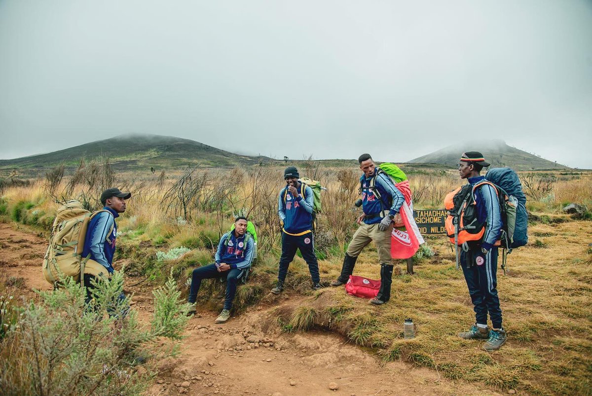 yassinmzamiru19's tweet image. Kusema ukweli hizi jezi ni kali nilifungua hicho kibegi ni kali sana