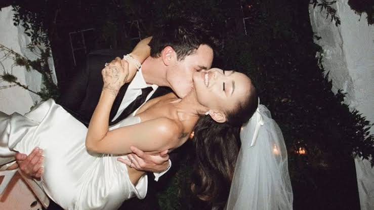 AlierShinePop's tweet photo. Abro Hilo 🧵 de los divorcios o separaciones de los famosos este 2023. 🤡💔🫠

Si a ellos les pasó, qué nos espera a nosotros de simples mortales. https://t.co/oHlREfViJr