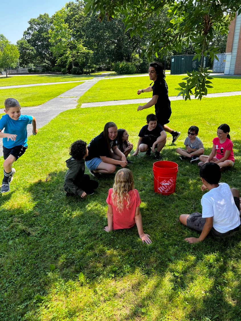 nkhsrobotics's tweet photo. We were hard at work today making devices to protect homes during earthquakes and storm surges, luckily we had a little time to get in a game of drip drip drop! https://t.co/gng7RaPsMq