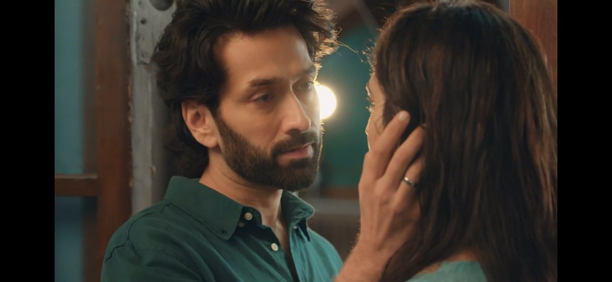 samosaforlife's tweet photo. “Teri zulfon ki yeh nami. Teri ankho ka yeh nasha. Yahan Kho bhi jau toh mein kya kasoor hai mera?” https://t.co/tMdBKd1QB9