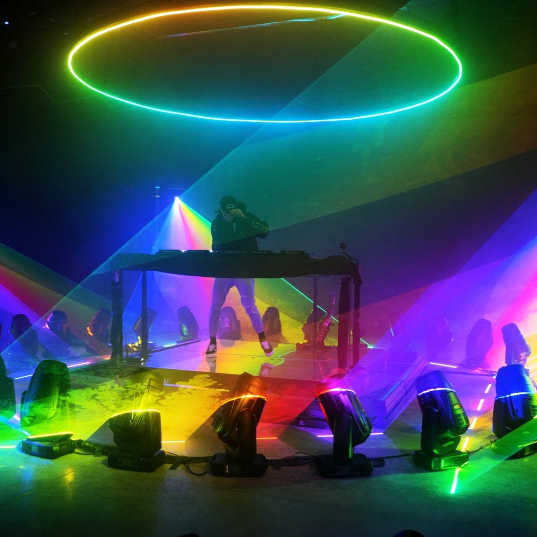 🌈Throwback to GRiZMAS 2020, where our friends at @Brownnoteproductions were brought on the project to help bring this amazing display to life using their #KVANTlasers and Virtual Venue! 

#GRiZ