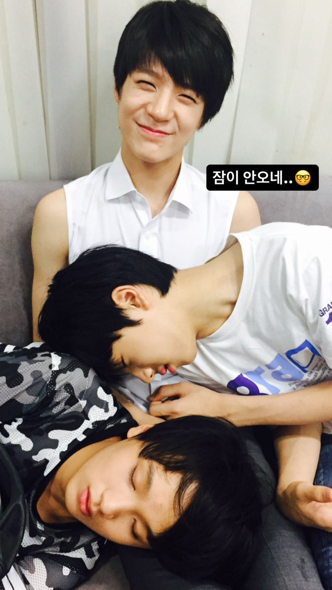 루키즈 해찬 제노 지성 사진ㅠㅜ 동혁이 자고있어🥹