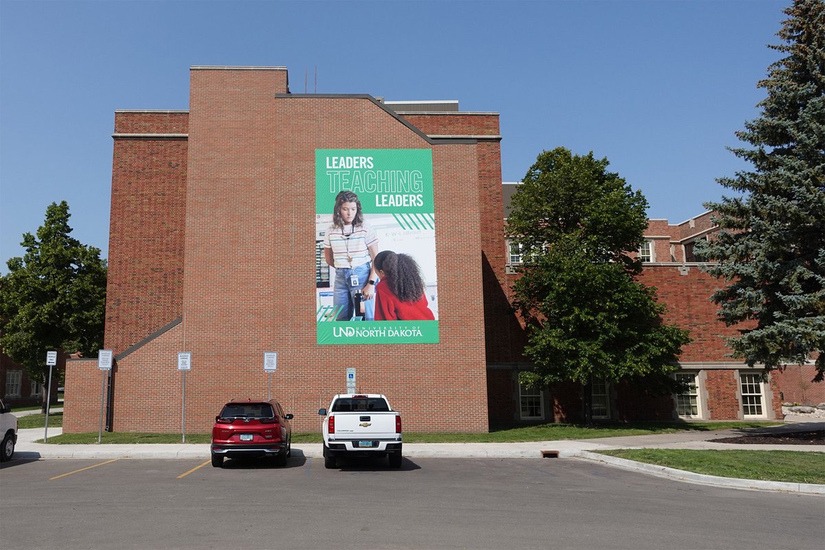 UND_education's tweet photo. What does the next generation of leaders have in common? They all have had outstanding teachers that instruct, guide, lead, and inspire them to achieve their goals and dreams.
We now proudly display "Leaders Teaching Leaders" on our building <3.
#UNDCEHD #LeadersInAction https://t.co/a7RBuf6smz