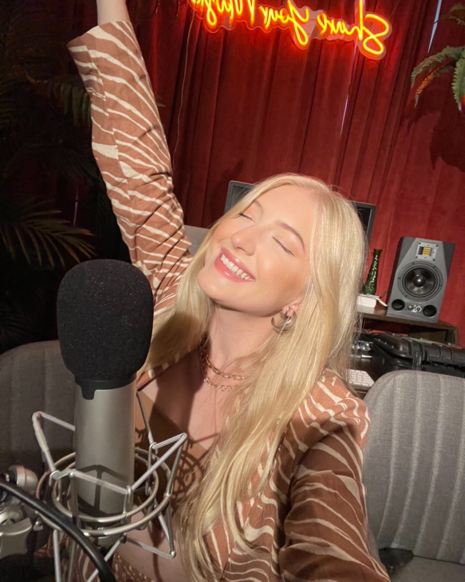 BELLA ROSE tweet media