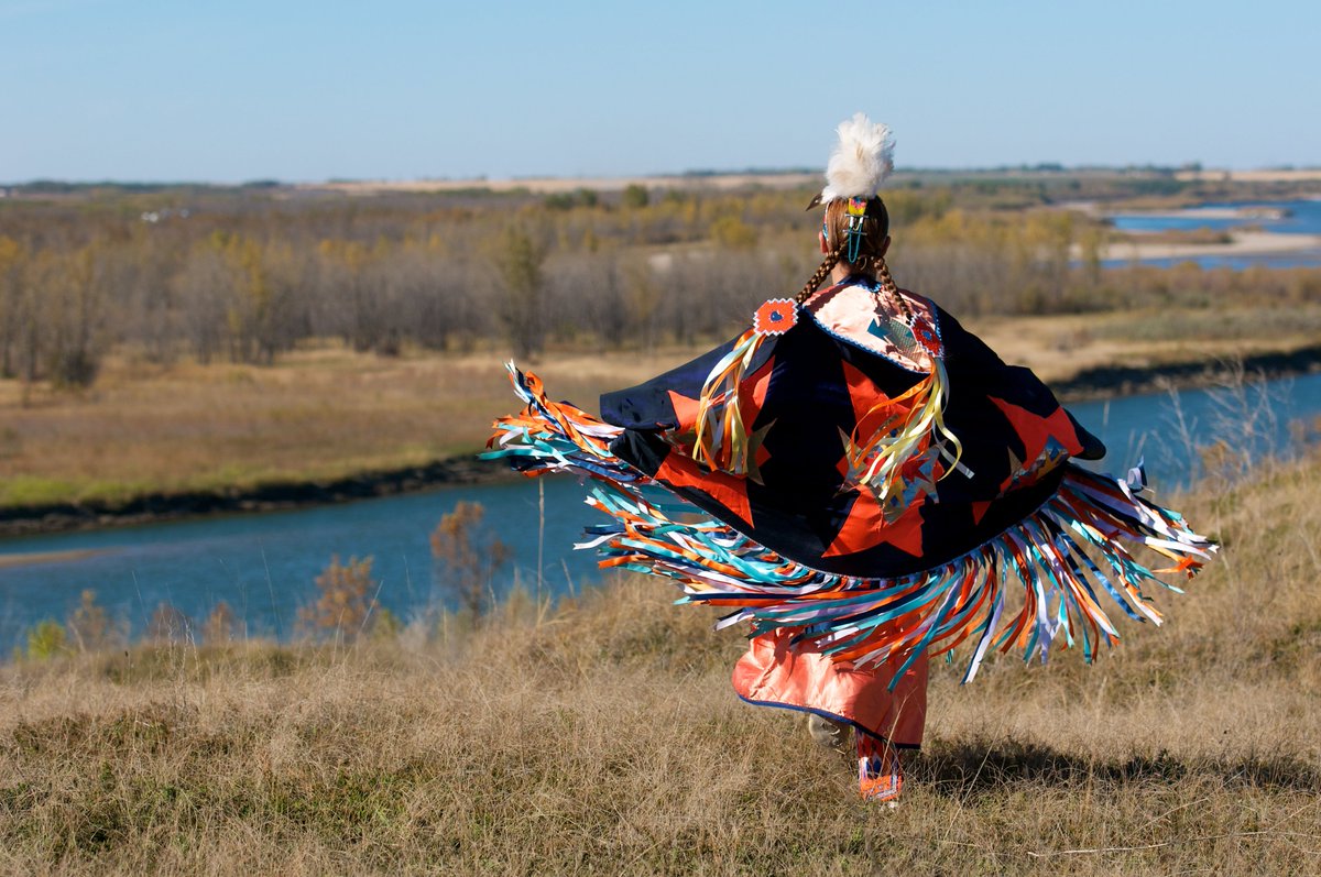 The seasons in Plains Cree are Miyoskamin🌷, Nipin🌳, Takwakin🍂, and Pipon❄️.

In this #DiscoveringLanguages classroom activity, learners will build connections with the seasons in Cree &amp; the seasonal lifestyle changes of #Indigenous peoples: caslt.org/en/blog-discov…