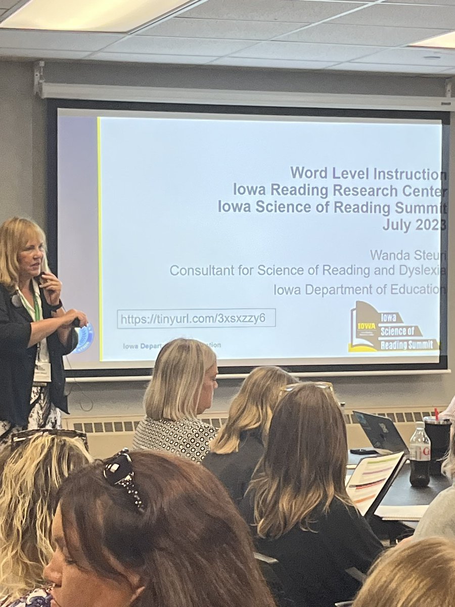KBuryanek's tweet photo. Always a good sign that a session is relevant to audience when the room is full and people are standing and sitting on the floor. Wanda Steuri, science of reading and dyslexia consultant @IADeptofEd, had a full room for her presentation at Iowa Science of Reading Summit. #iasor https://t.co/DAZJvYKNZe