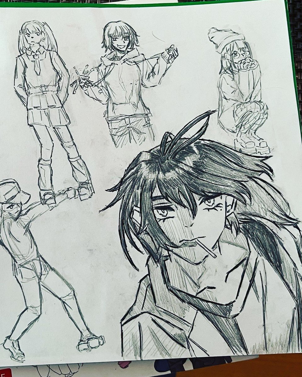 Mei_ito1's tweet photo. Some more warm up before the animation grind. #warmupsketch #dynamicposestudy #clothingsketch #chommang_drawing #shadingdrawing #animegirl #maidgirl #traditionalart https://t.co/ZnSQyY131s