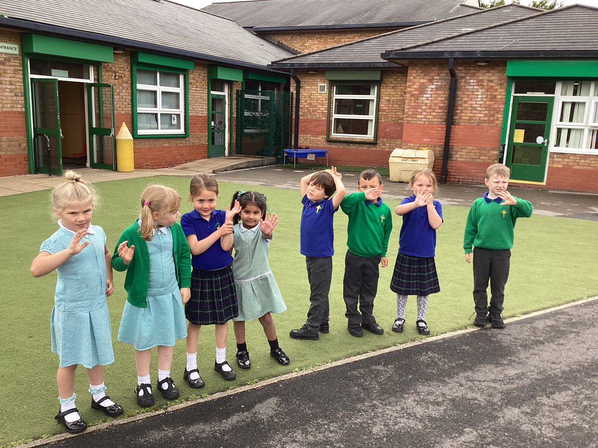 MrsWallace_EYFS's tweet photo. A few highlights from the inflatable day!
@stpatsrochdale @STOC_CAT 🤩🤩🤩 https://t.co/1JizsDdEdZ