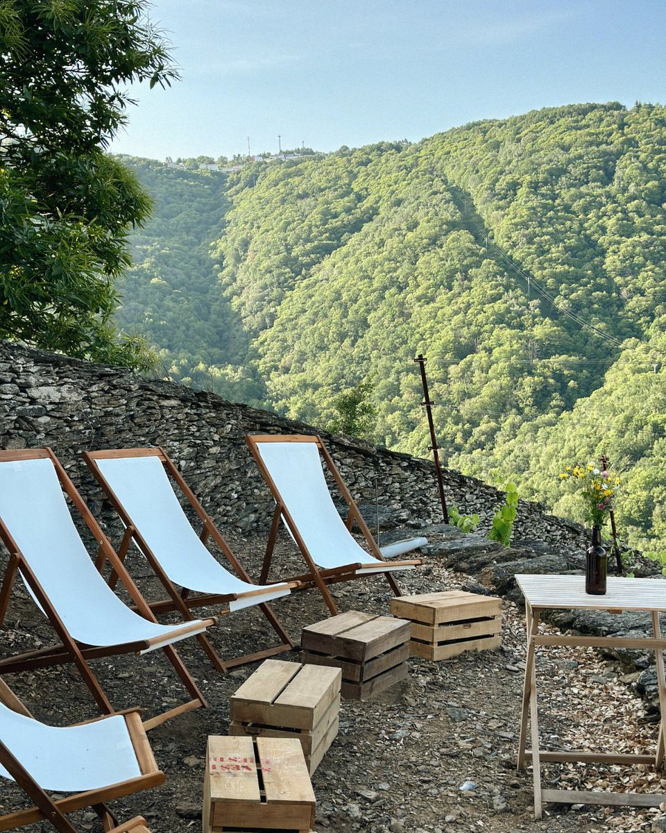 Puedes visitarnos todos los días de la semana, conocer nuestros viñedos y dejarte llevar por la belleza de la Ribeira Sacra!

Reservas pontedaboga.es

#WineLover #PontedaBoga #RibeiraSacra #galicia #enoturismo