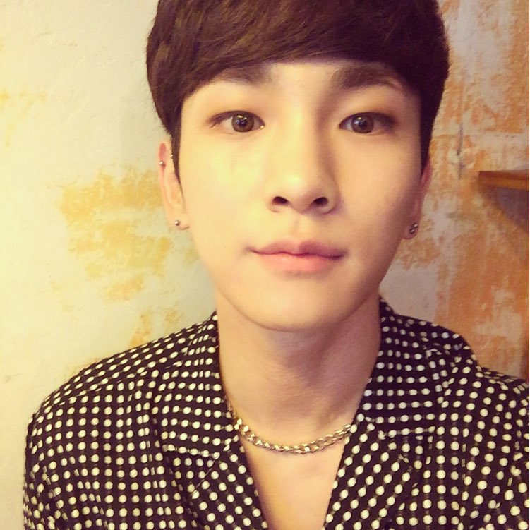 kibumonthisday's tweet photo. [150721] bumkeyk instagram update

“make an order live broadcast is about to begin!! #makeanorder” https://t.co/z1dgcqgj0T