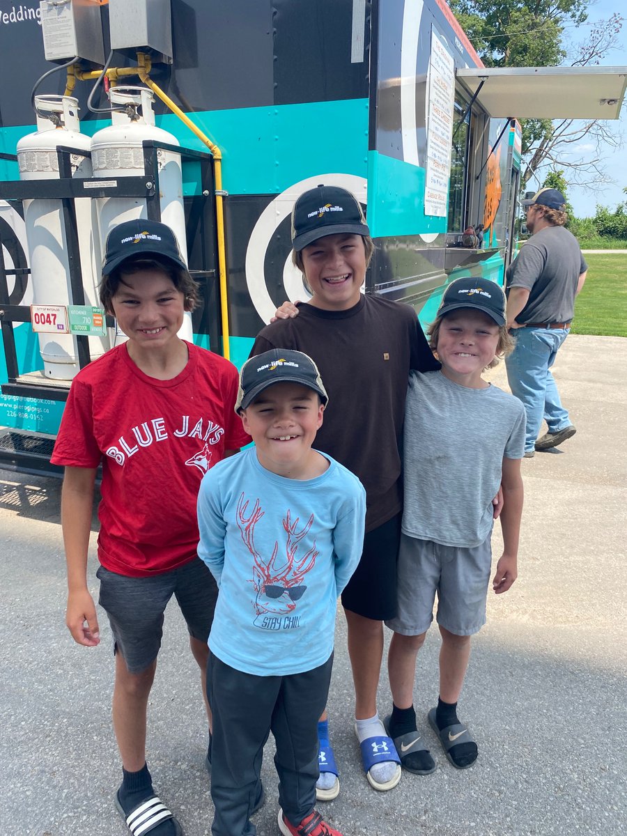 farmbeans's tweet photo. Thanks New Life Mills for lunch!!  Yummy food truck day. @NewLifeMills https://t.co/cLm1tdRHfi