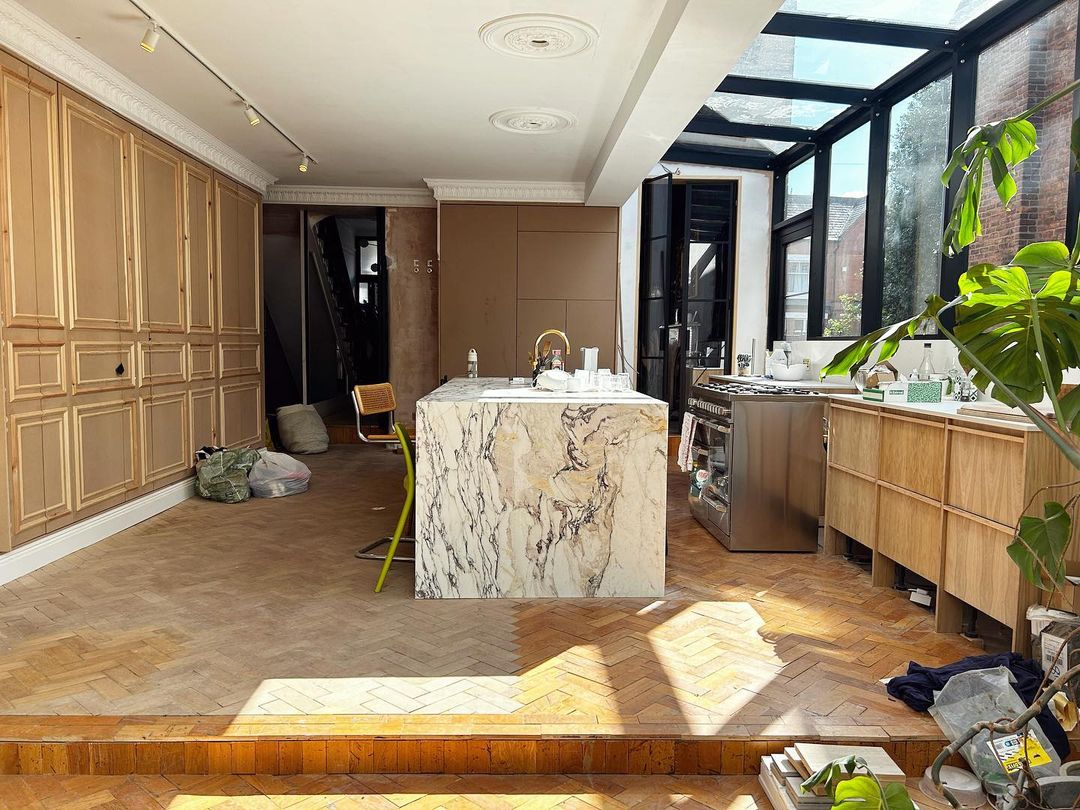 worktopscom's tweet image. Marble Island made @chorltonhouse
Big thanks to the team today and along the journey, We are happy to service you!!
Visit work-tops.com/products/calac…
Call us at 0330 113 5868
#marbleinstallation #fabricators #stoneinstallation #marble #viola #homedecor #england #bertazzoni #uk