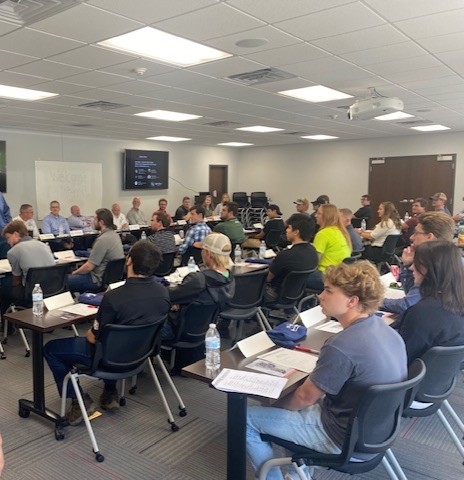 rieth_riley's tweet photo. It's Intern Day here at Rieth-Riley, and we absolutely LOVED it! We had 30 amazing interns join us from Indiana and Michigan to network, share their summer experiences, hear from our leaders, and learn about the industry's future outlook. #InternDay #RiethRiley https://t.co/2hqO0h2iV0