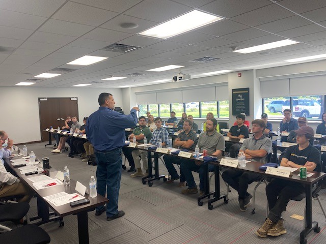 rieth_riley's tweet photo. It's Intern Day here at Rieth-Riley, and we absolutely LOVED it! We had 30 amazing interns join us from Indiana and Michigan to network, share their summer experiences, hear from our leaders, and learn about the industry's future outlook. #InternDay #RiethRiley https://t.co/2hqO0h2iV0